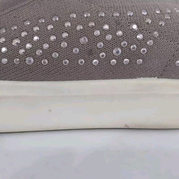 Skechers Poppy Studded Slip-On Sneaker Shoe Women's Size US 9.5 EU 39.5 Taupe - Picture 12 of 13